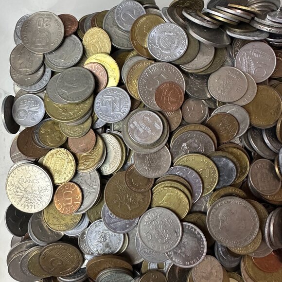 1 POUND BULK MIXED FOREIGN COINS FROM AROUND THE WORLD - Picture 3 of 7